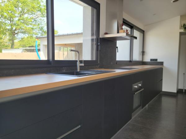 Maison 5 chambres avec dépendances - Au calme