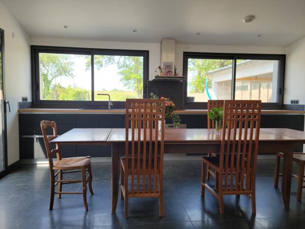 Maison 5 chambres avec dépendances - Au calme