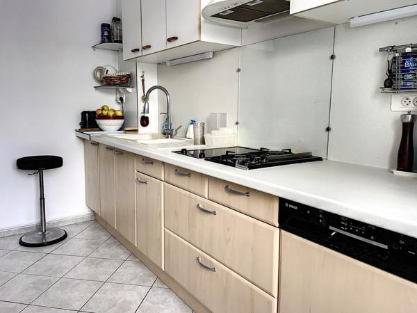 Changé : Maison plain-pied centre du bourg