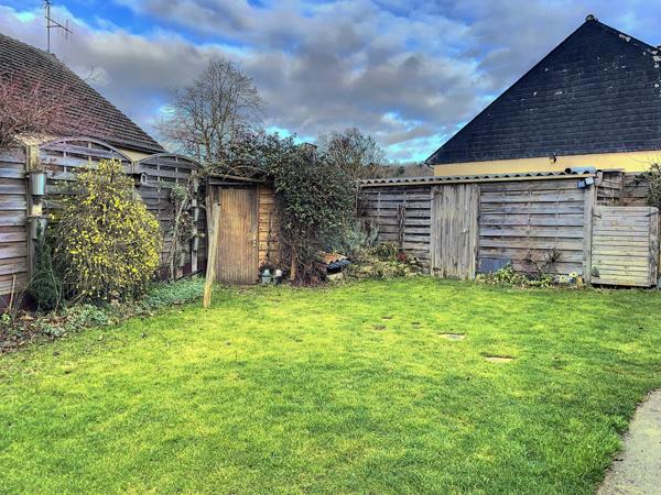 Changé : Maison plain-pied centre du bourg