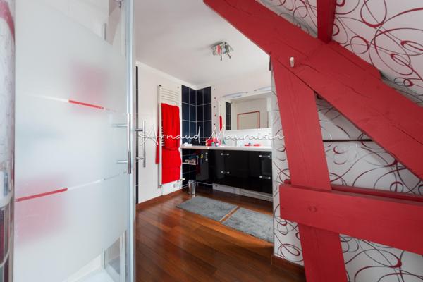 Maison familiale lumineuse avec joli jardin !