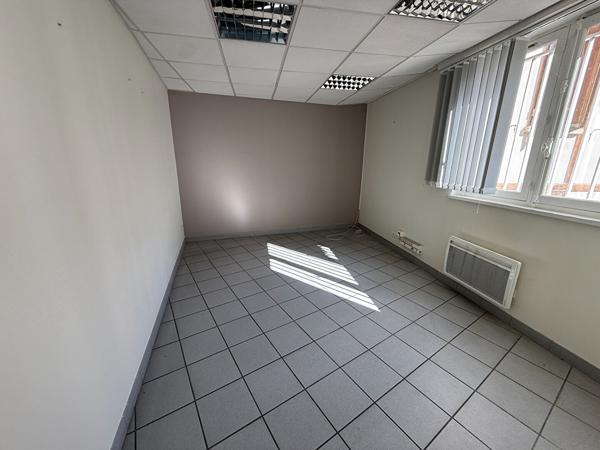 Local commercial Le Malesherbois 4 pièce(s) 102 m2