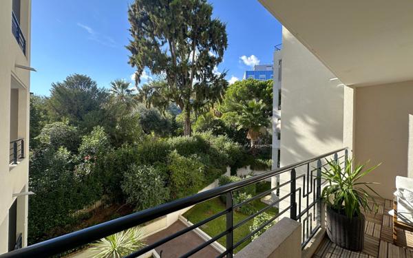 Appartement à vendre    2 pièces • 48,37 m2 Menton