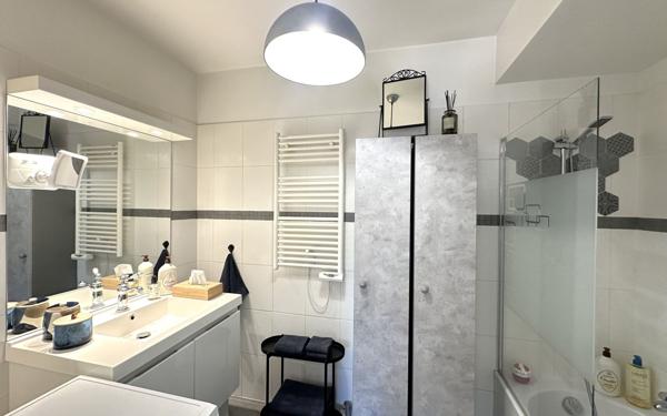 Appartement à vendre    2 pièces • 48,37 m2 Menton