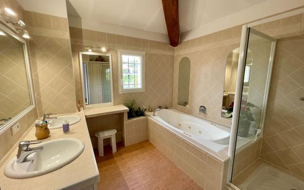 Maison à vendre    4 pièces • 139 m2 La Roquette-sur-Siagne