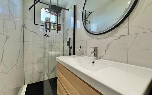 Appartement à vendre    3 pièces • 50,27 m2 Marseille 10