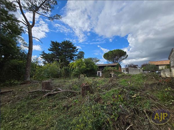 Vente terrain Sainte Eulalie : 255 000 € - AJP Immobilier Saint Andre de Cubzac