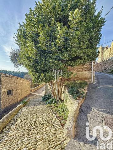 Maison 4 pièces de 130 m² à Saumane-de-Vaucluse (84800)