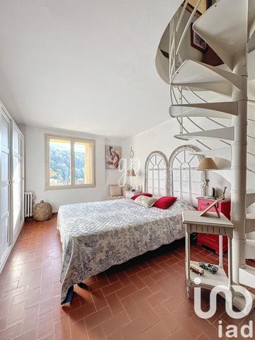 Maison 4 pièces de 130 m² à Saumane-de-Vaucluse (84800)