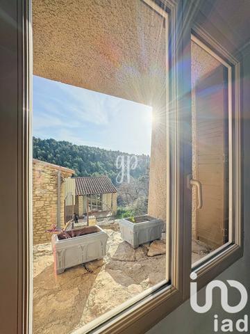 Maison 4 pièces de 130 m² à Saumane-de-Vaucluse (84800)