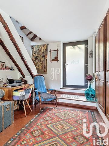 Maison 4 pièces de 130 m² à Saumane-de-Vaucluse (84800)