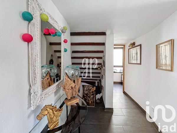 Maison 4 pièces de 130 m² à Saumane-de-Vaucluse (84800)