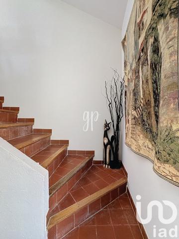 Maison 4 pièces de 130 m² à Saumane-de-Vaucluse (84800)