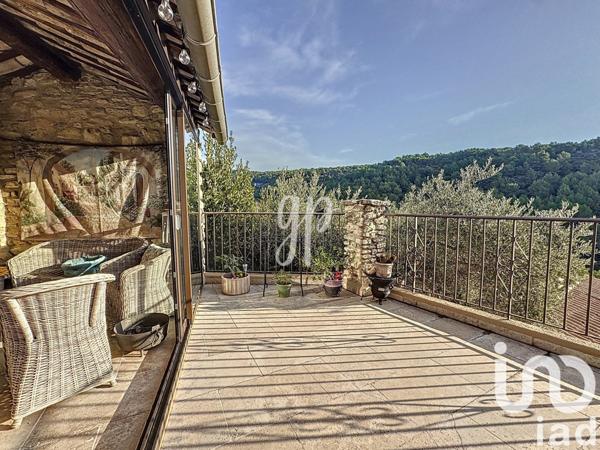 Maison 4 pièces de 130 m² à Saumane-de-Vaucluse (84800)