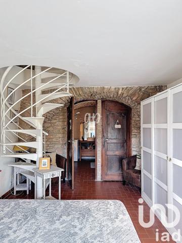 Maison 4 pièces de 130 m² à Saumane-de-Vaucluse (84800)