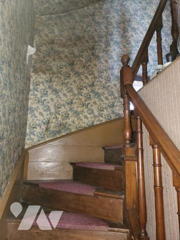 Maison d'habitation en pierre avec dépendances