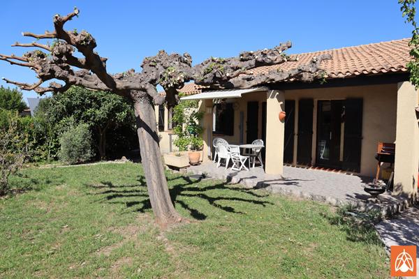 Maison T5 de plain pied de 115 m² avec jardin et garage Salon de provence Maison T5 de plain pied de 115 m² avec jardin et garage Salon de provence