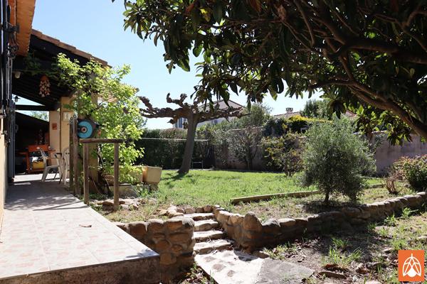 Maison T5 de plain pied de 115 m² avec jardin et garage Salon de provence Maison T5 de plain pied de 115 m² avec jardin et garage Salon de provence