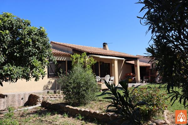 Maison T5 de plain pied de 115 m² avec jardin et garage Salon de provence Maison T5 de plain pied de 115 m² avec jardin et garage Salon de provence