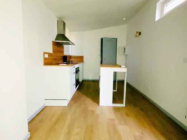 Maison rénovée de 175 m² avec 3 appartements indépendants à 15 minutes d'Aubenas