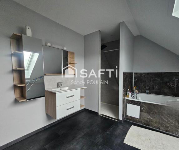 Maison idéalement située à proximité de la mer et des commerces