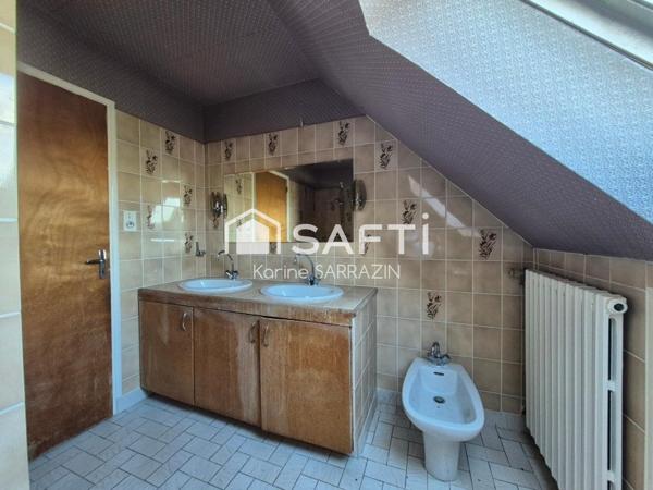 maison sur sous-sol disposant de 5 chambres