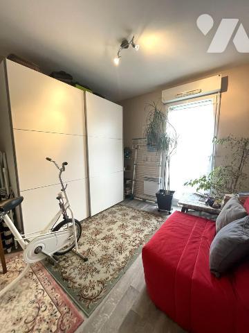 A VENDRE - REZE - Houssais -Au 1er étage - Appartement T3 d'env 63.82m² avec balcon et parking.