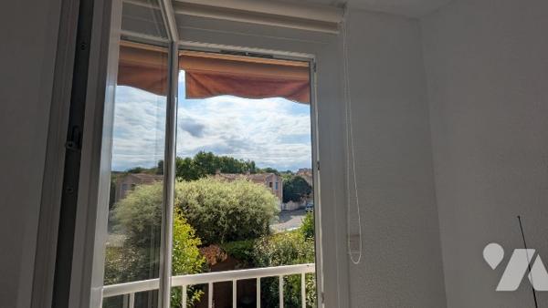 ROUTE DE GALICE - T3 DUPLEX dernier étage 65 m² avec GARAGE et parking libre