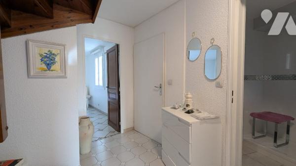 ROUTE DE GALICE - T3 DUPLEX dernier étage 65 m² avec GARAGE et parking libre