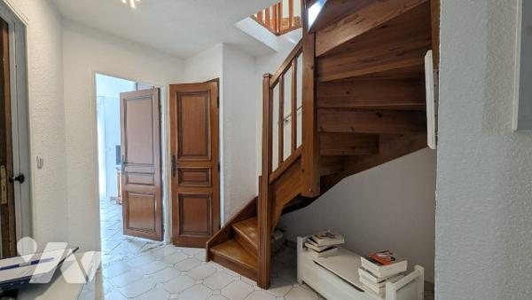 ROUTE DE GALICE - T3 DUPLEX dernier étage 65 m² avec GARAGE et parking libre