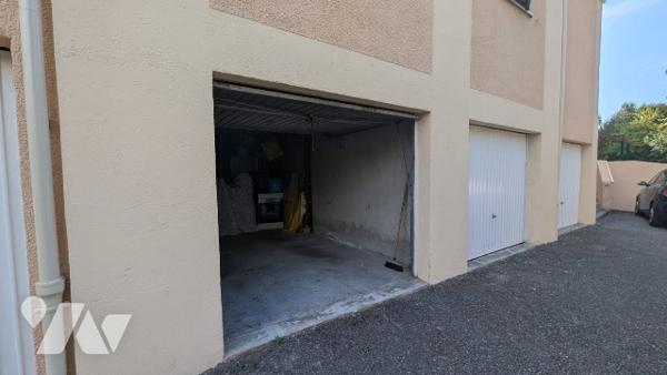 ROUTE DE GALICE - T3 DUPLEX dernier étage 65 m² avec GARAGE et parking libre