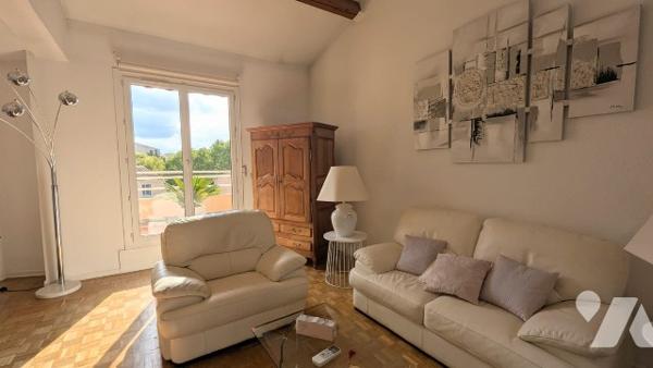 ROUTE DE GALICE - T3 DUPLEX dernier étage 65 m² avec GARAGE et parking libre