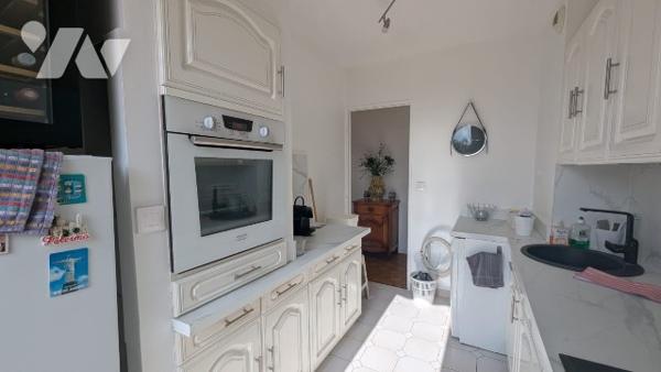 ROUTE DE GALICE - T3 DUPLEX dernier étage 65 m² avec GARAGE et parking libre