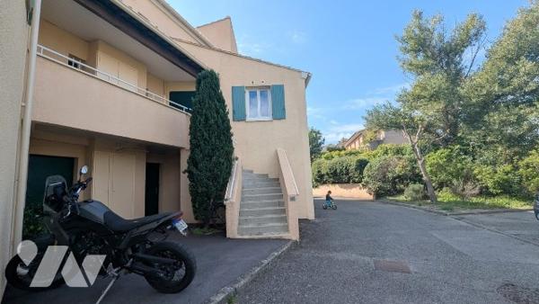 ROUTE DE GALICE - T3 DUPLEX dernier étage 65 m² avec GARAGE et parking libre