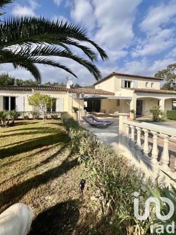 Maison à vendre 8 pièces 270 m² Roquebrune-sur-Argens
