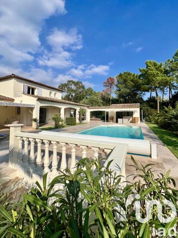 Maison à vendre 8 pièces 270 m² Roquebrune-sur-Argens