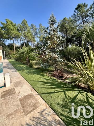 Maison à vendre 8 pièces 270 m² Roquebrune-sur-Argens