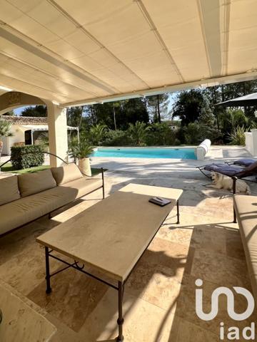 Maison à vendre 8 pièces 270 m² Roquebrune-sur-Argens