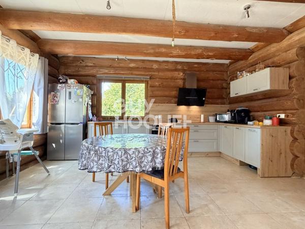 A Vendre, Maison en bois de 4 pièces principales à l'Ouest de Bayeux.