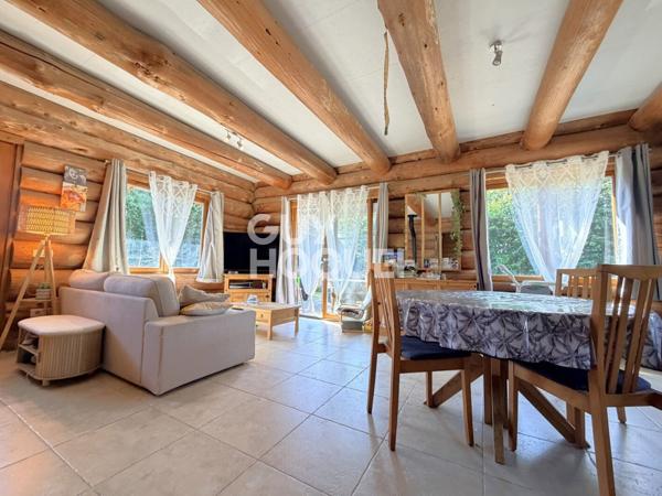 A Vendre, Maison en bois de 4 pièces principales à l'Ouest de Bayeux.