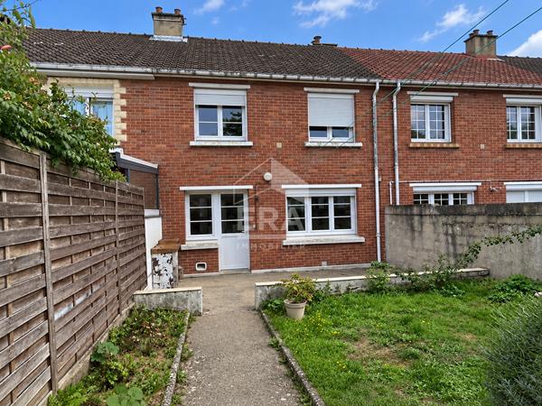 Maison familiale de 80 m² avec garage, dépendance et jardin . À 3 km de la plage