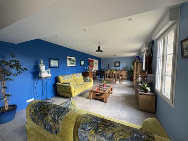 Douains (27120) Bâtisse d'un ancien corps de ferme rénovée