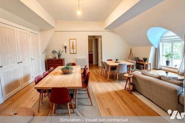 Immeuble à usage commercial ( avec exploitant ) et d'habitation en plein centre bourg du Lude
...