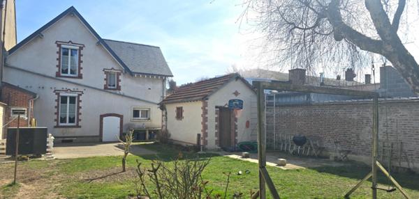 AGGLO FILIBUS CHARTRES RECHERCHÉE : Trés belle maison des années 30