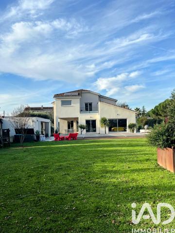 Maison à vendre 7 pièces 220 m² Saint-Jory