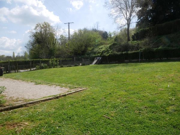 GRAND TERRAIN SANS VIS A VIS