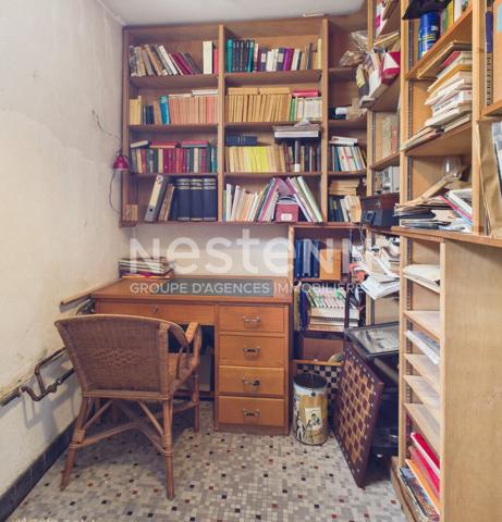 A vendre à Aurillac, quartier stade, sur terrain d'environ 500 m², Maison de type 5 d'une surface de 120 m² avec garage.