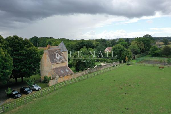 Authentique manoir du XVe siècle dans la région du Mans