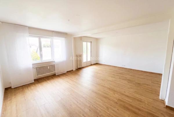 Vente                                                      Appartement
                        
                     3 pièces                      84 m2                     à Colmar