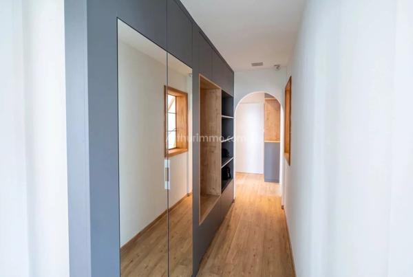 Vente                                                      Appartement
                        
                     3 pièces                      84 m2                     à Colmar